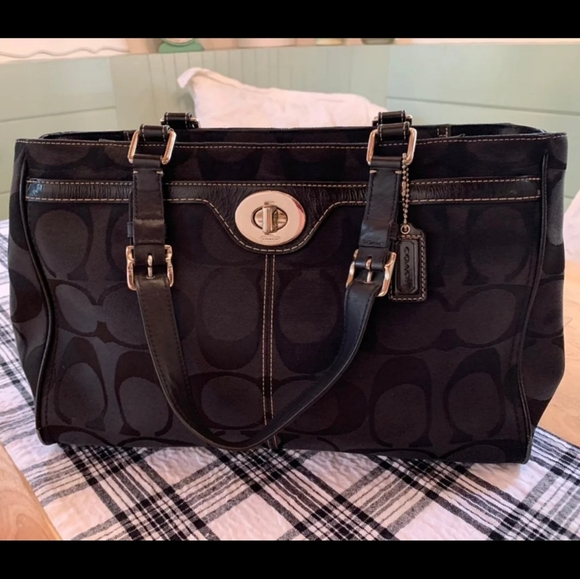 Coach Hamptons Carryall Tote in Black - Picture 1 of 12